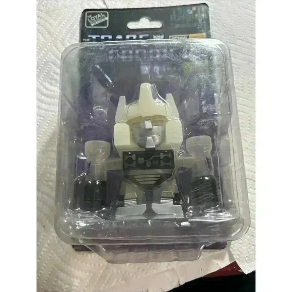 Transformers TF-3 Decepticon Blitzwing GID Action Vinyls Hastings Exclusive New - Picture 3 of 11